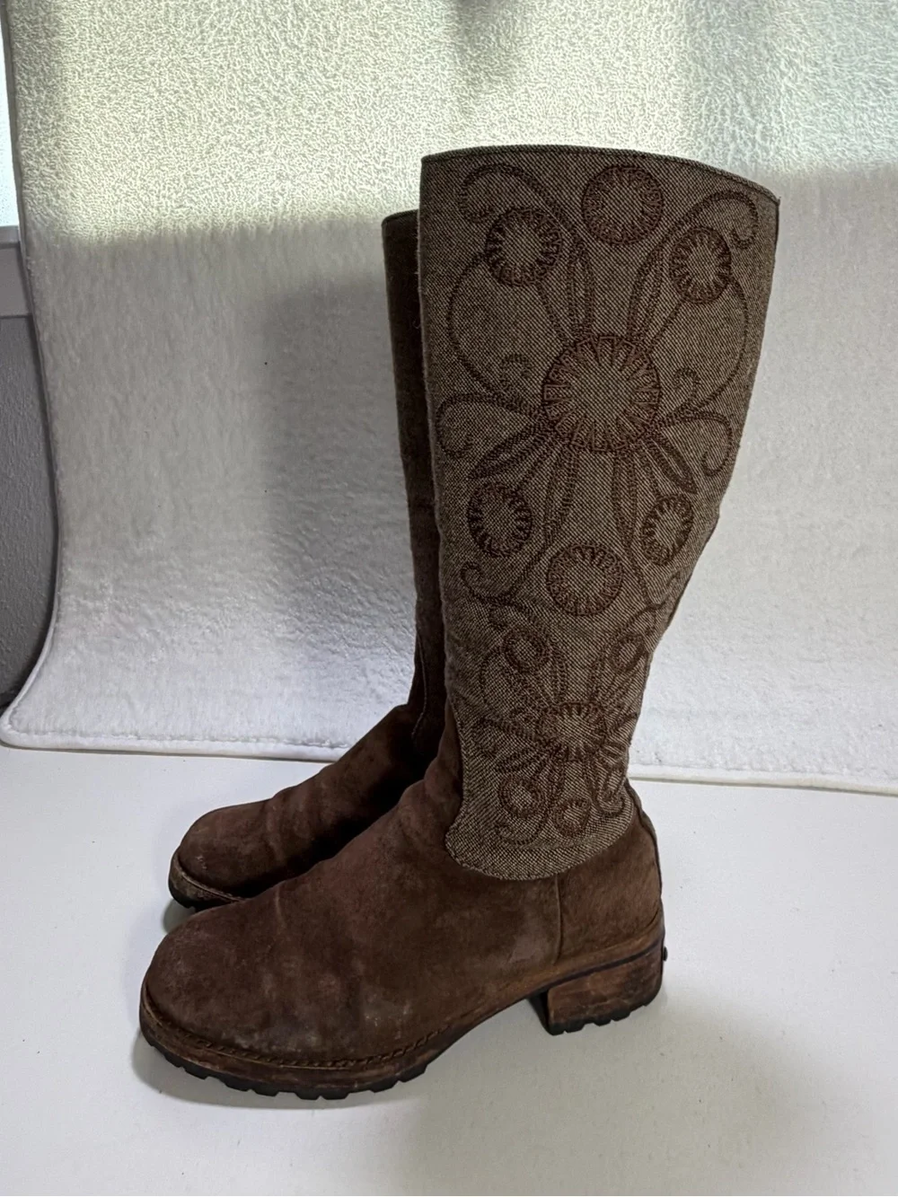 UGG Australia Ryder Tall Suede Embroidered Sheepskin Boots Brown Women 5.5